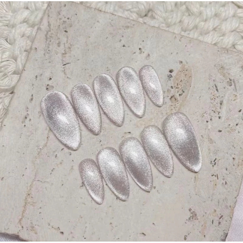 Romantic Myth Almond Cat's Eye Press-On Gel Nails Set - White