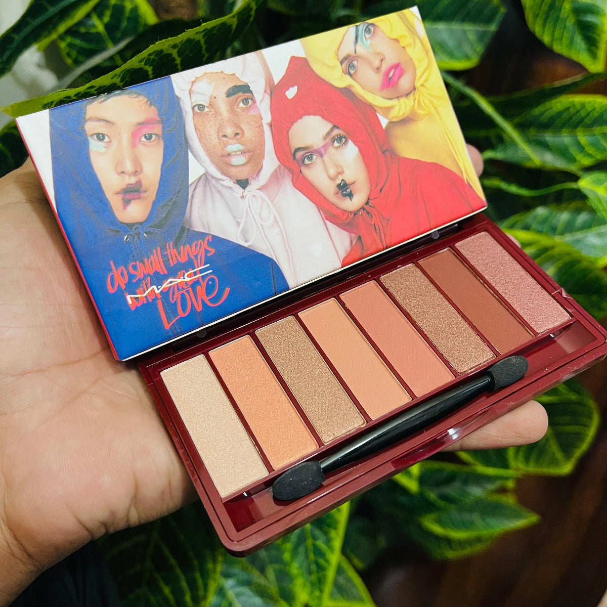 Mac 8 Colors Eyeshadow Palette - Buy Online in Pakistan at Cosmia.pk