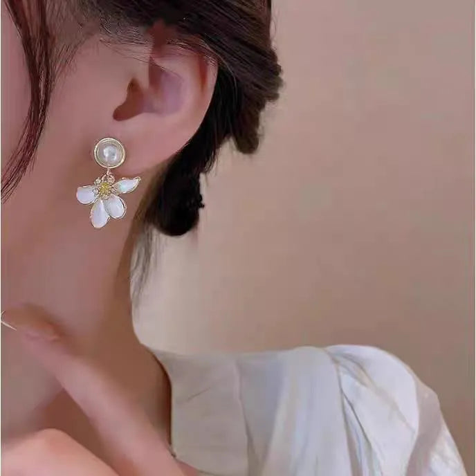 9 two 5 Most demanded  Flower Earring - Buy Online in Pakistan at Cosmia.pk