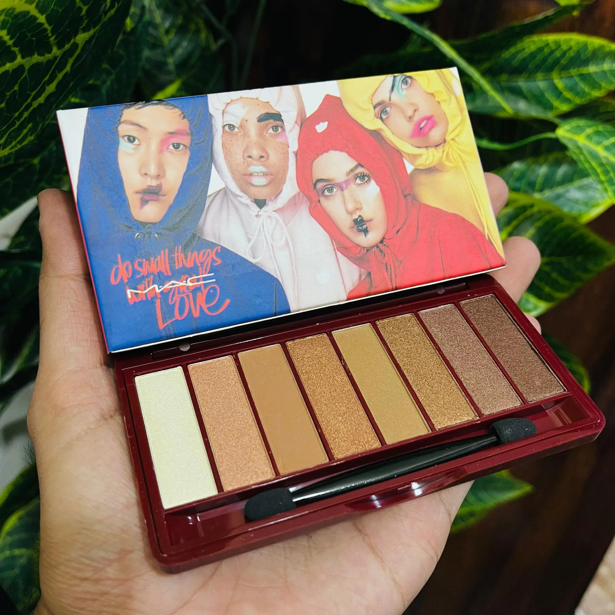 Mac 8 Colors Eyeshadow Palette - Buy Online in Pakistan at Cosmia.pk