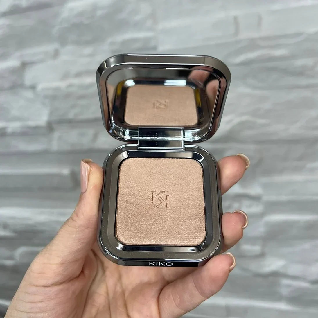 KIKO Milano Glow Fusion Powder Highlighter - MADE IN ITALY - Buy Online in Pakistan at Cosmia.pk