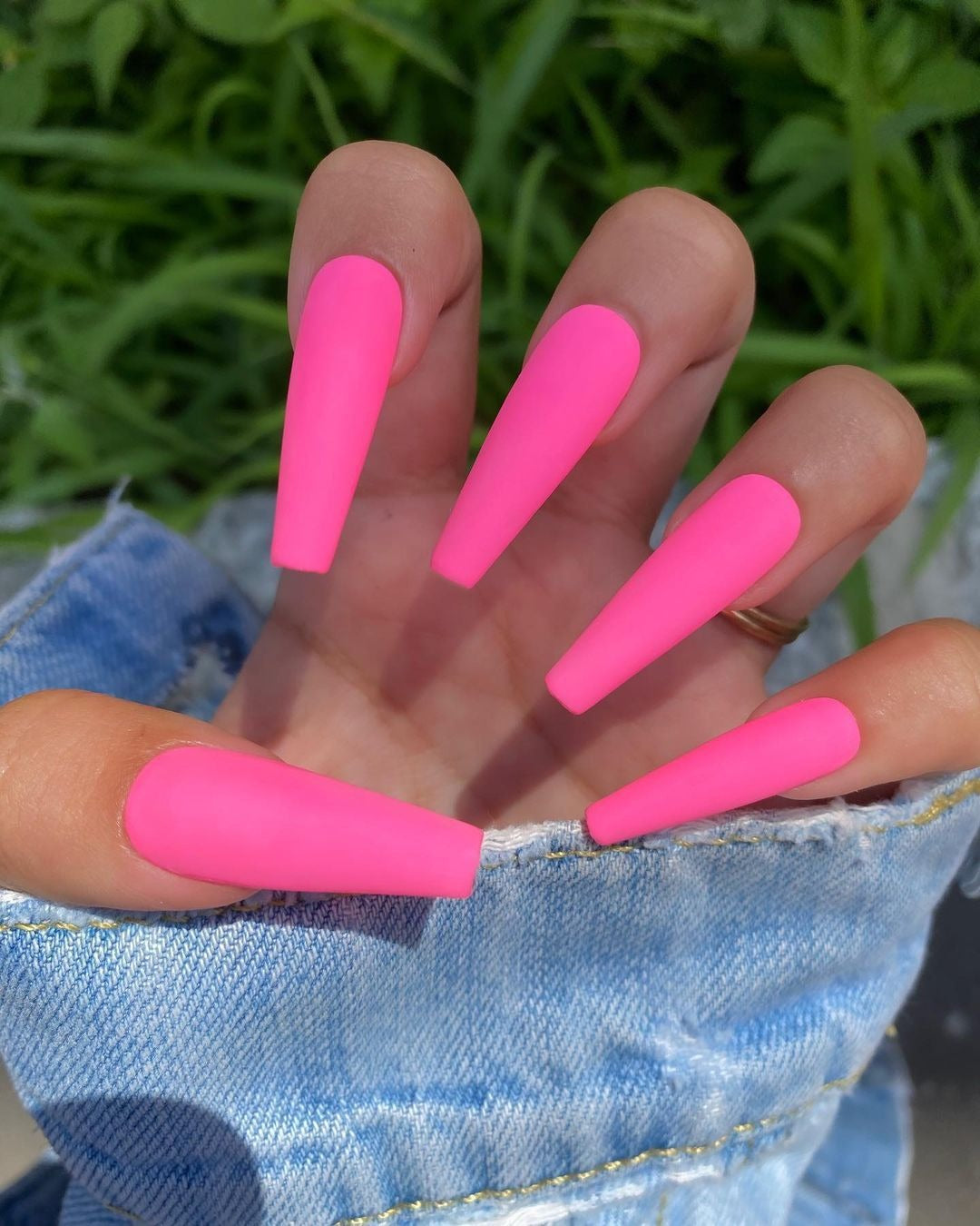 Lavish Lavish Color Trendy Shape Press-On Nails - Pink | Buy Online in Pakistan at Cosmia.pk