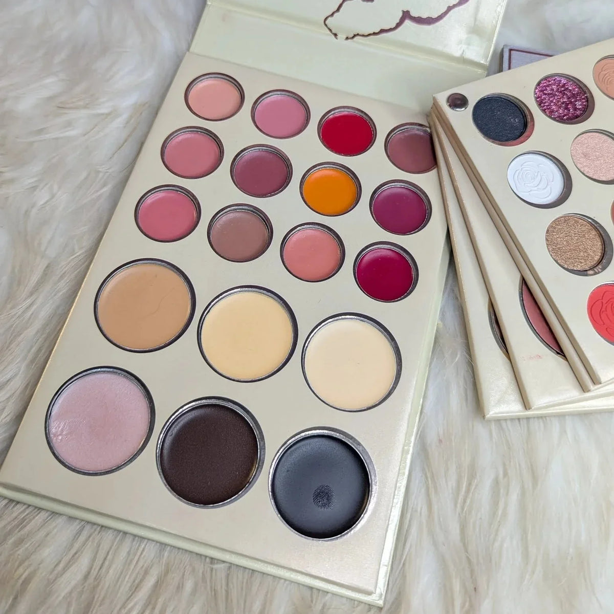5 in 1 Sheglam Makeup Book Palette - Buy Online in Pakistan at Cosmia.pk