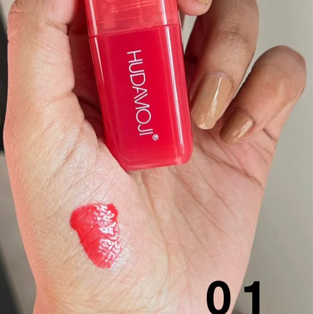 Huda moji Lip Plumping Gloss - Buy Online in Pakistan at Cosmia.pk