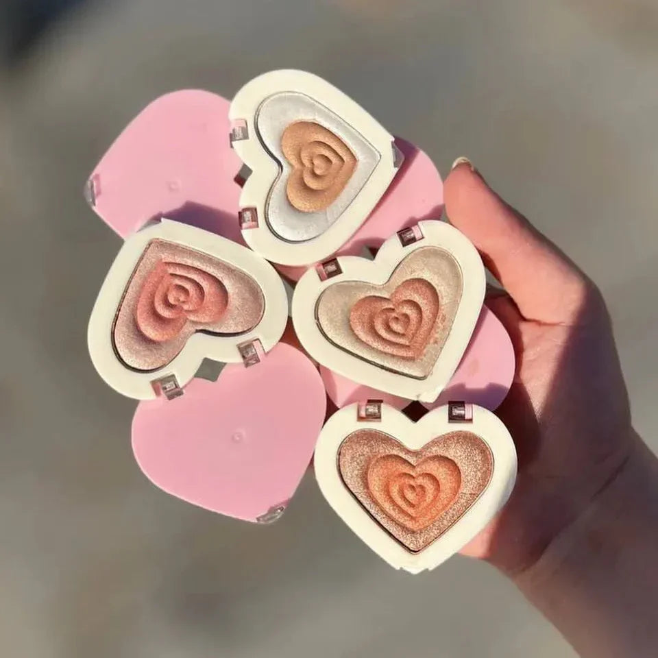 Billion Heart Due Kit - Highlighter & Eyeshadow - Buy Online in Pakistan at Cosmia.pk