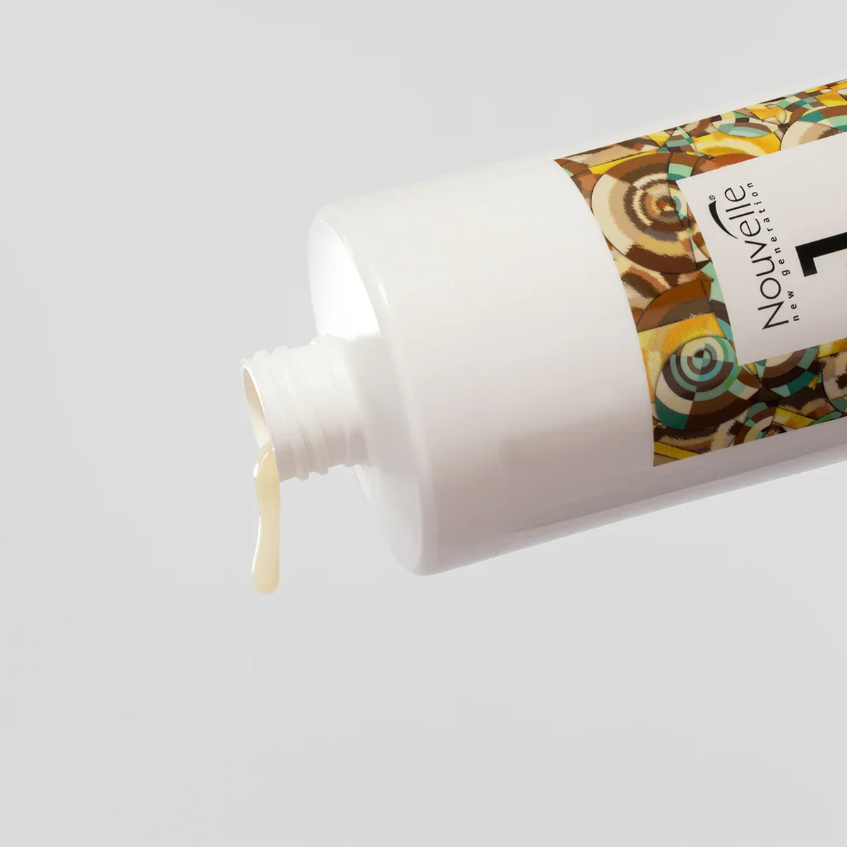 Nouvelle Shampoo Nutritive Double Effect - 250ml - Made By Italy - Buy Online in Pakistan at Cosmia.pk