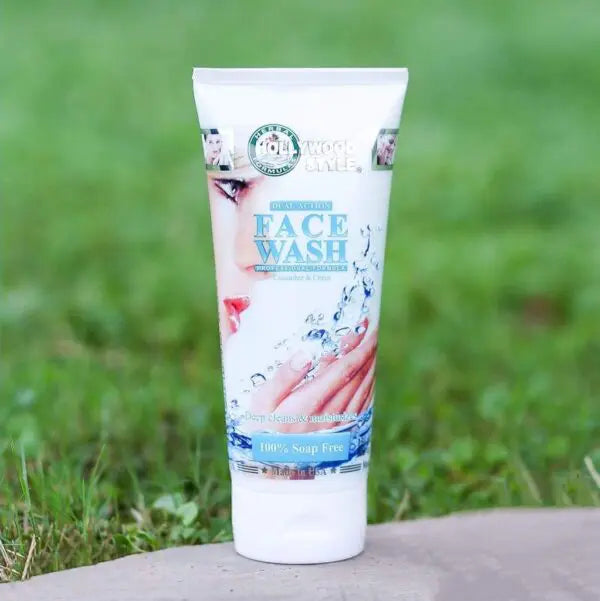 Hollywood Style Dual Action Whitening Face Wash - 150ml - Buy Online in Pakistan at Cosmia.pk
