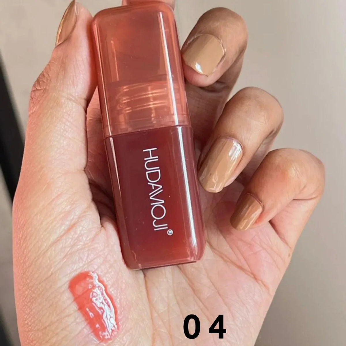 Huda moji Lip Plumping Gloss - Buy Online in Pakistan at Cosmia.pk