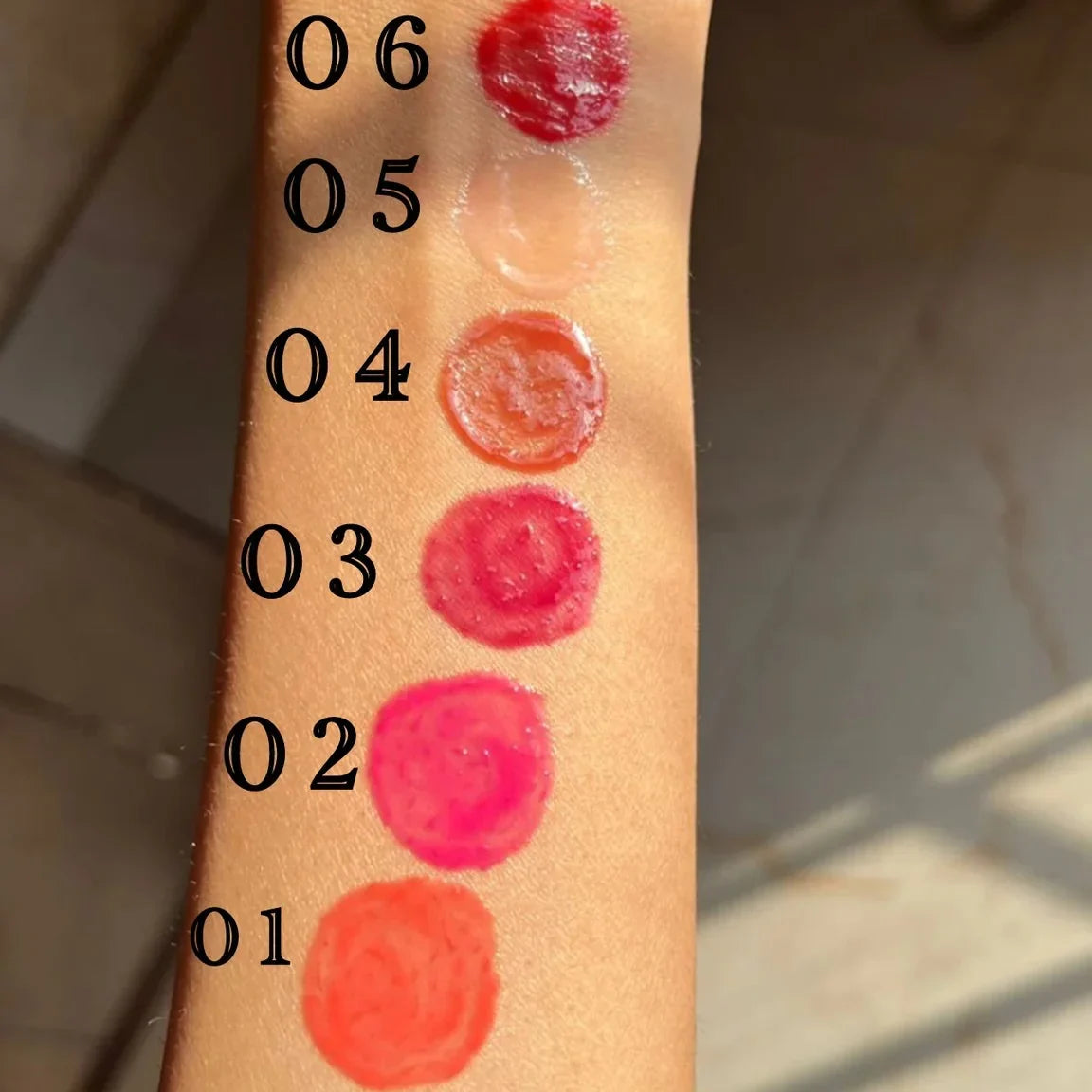 Huda moji Lip Plumping Gloss - Buy Online in Pakistan at Cosmia.pk