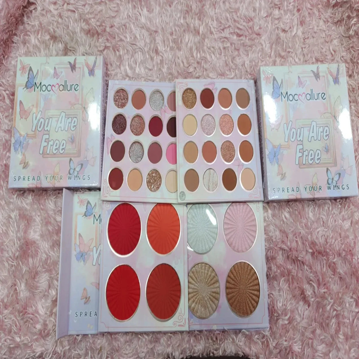 MOCALLURE 4 in 1  Book eyeshadow - Buy Online in Pakistan at Cosmia.pk