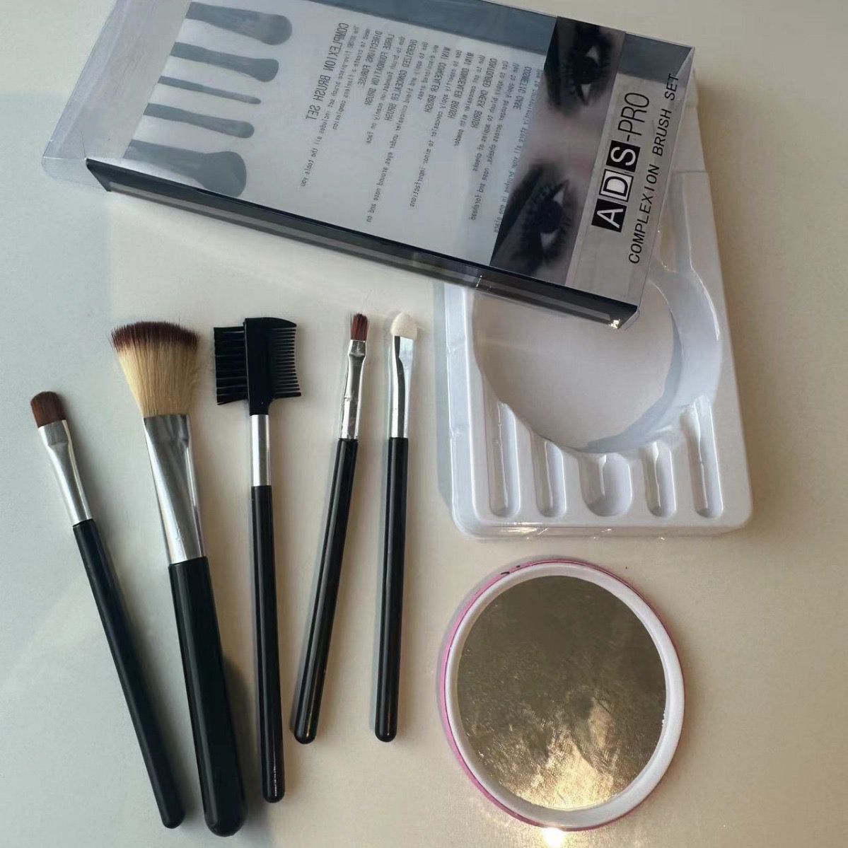 Huda Beauty Brush Set with Mirror - 5 Pcs - Buy Online in Pakistan at Cosmia.pk