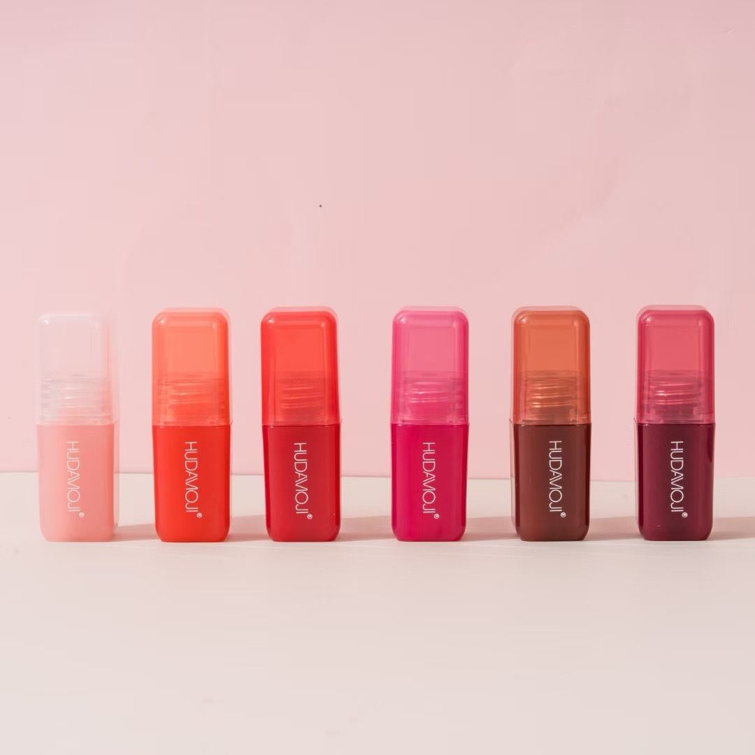 Huda moji Lip Plumping Gloss - Buy Online in Pakistan at Cosmia.pk