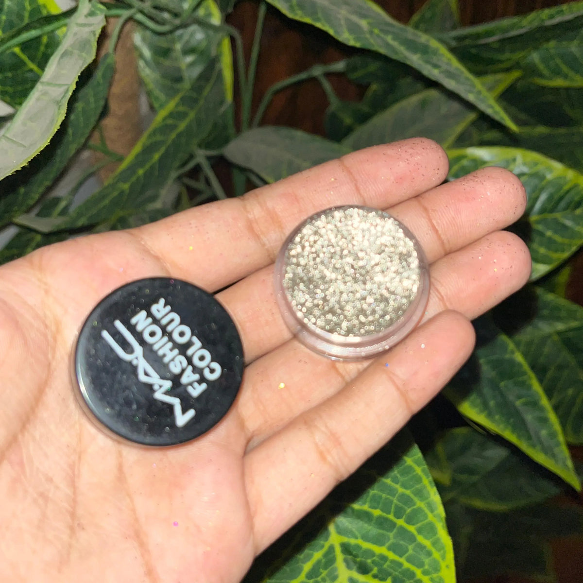 MAC Glitter Eyeshadow – Dazzling Sparkle & Intense Pigmentation - Buy Online in Pakistan at Cosmia.pk