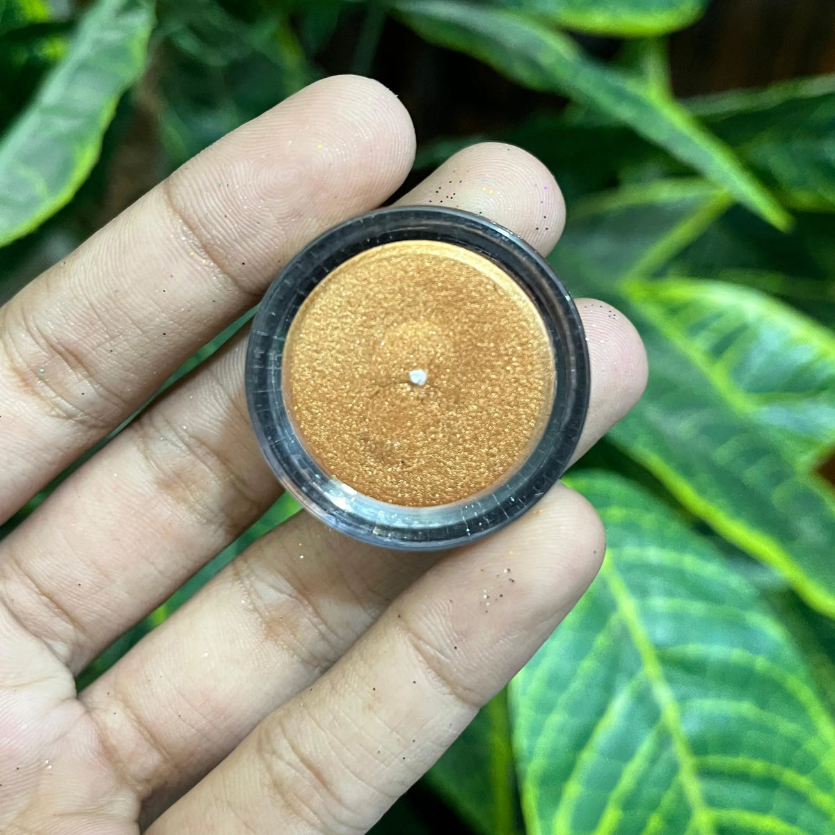 MAC Shimmer Eye Paint – Intense Shine & Bold Color - Buy Online in Pakistan at Cosmia.pk