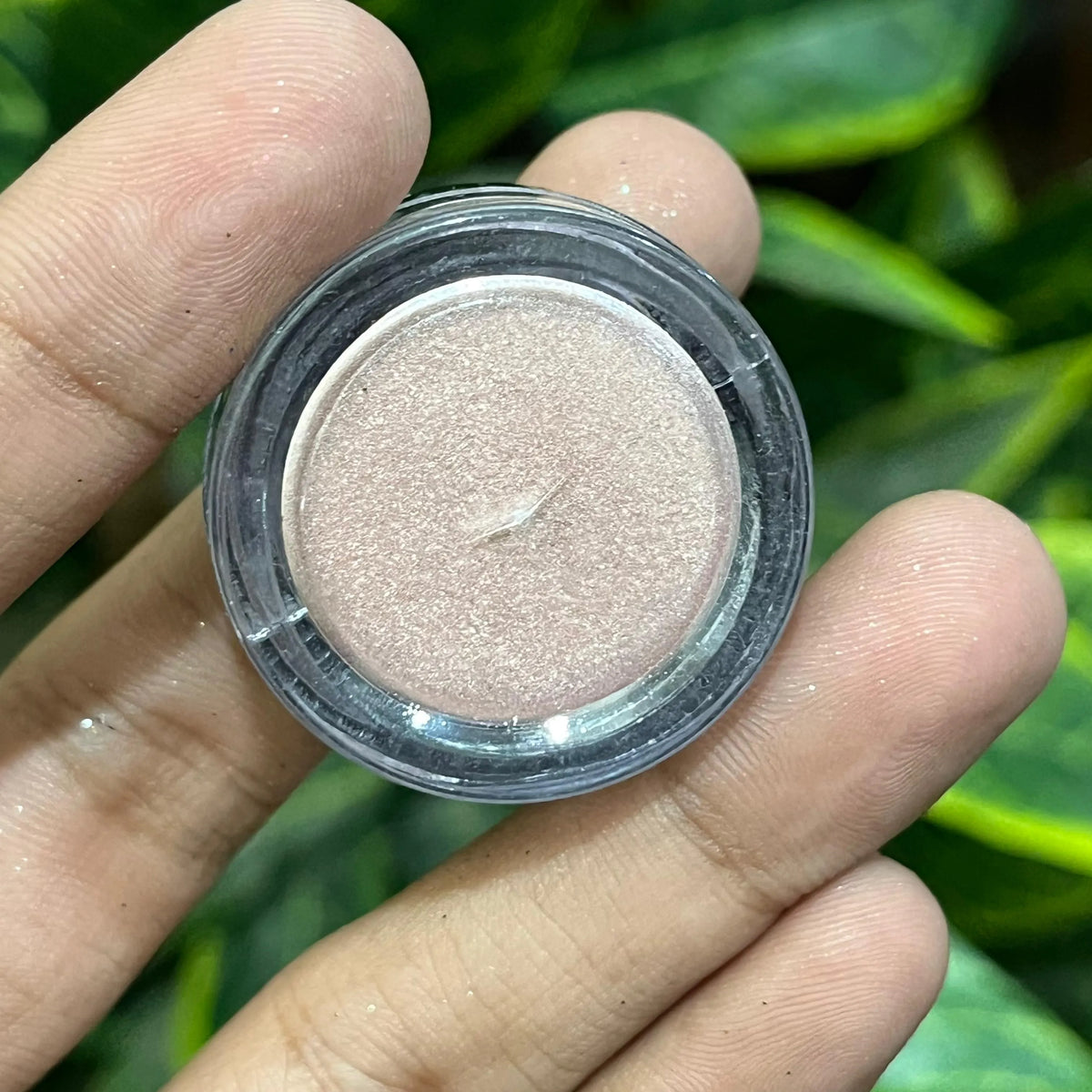 MAC Dust Eyeshadow - Buy Online in Pakistan at Cosmia.pk