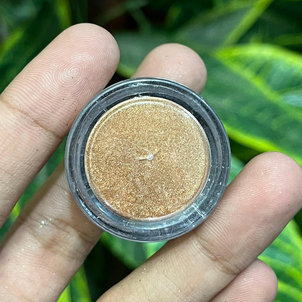 MAC Dust Eyeshadow - Buy Online in Pakistan at Cosmia.pk