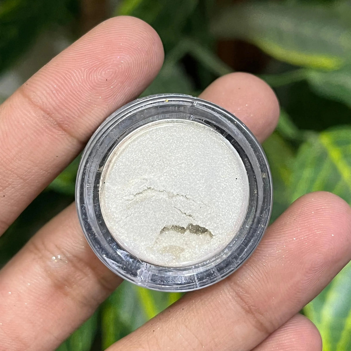 MAC Dust Eyeshadow - Buy Online in Pakistan at Cosmia.pk