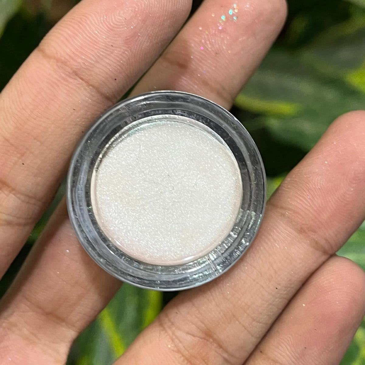 MAC Dust Eyeshadow - Buy Online in Pakistan at Cosmia.pk