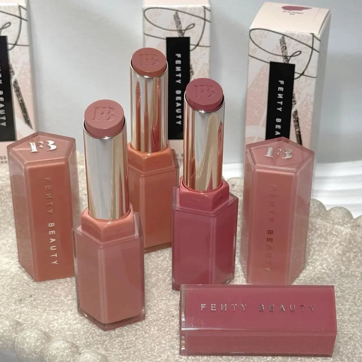 Rose Berry Glossy Bomb Lipsticks - Buy Online in Pakistan at Cosmia.pk