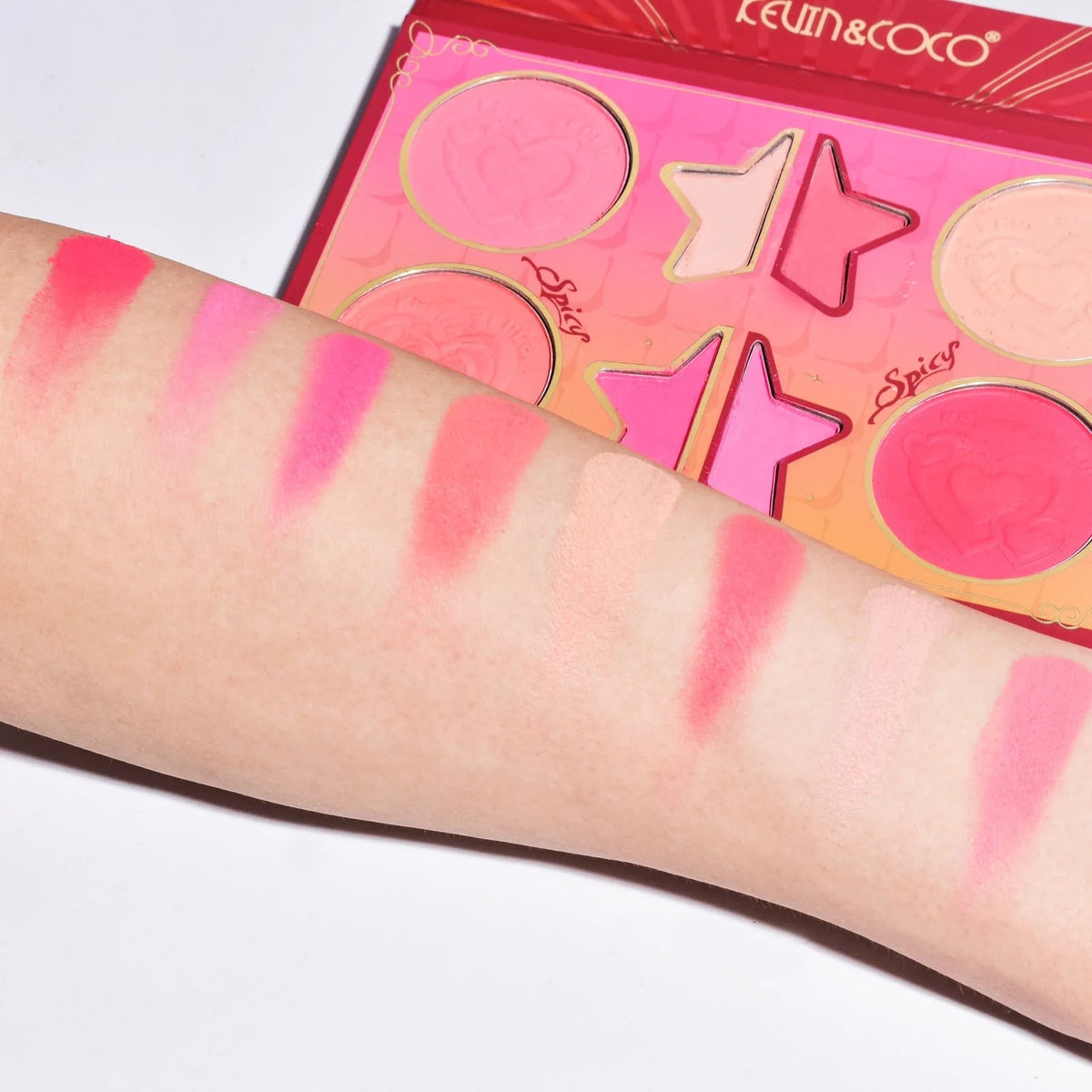 Spicy Girl blusher palette by KEVIN&COCO - pin-up girl edition packaging