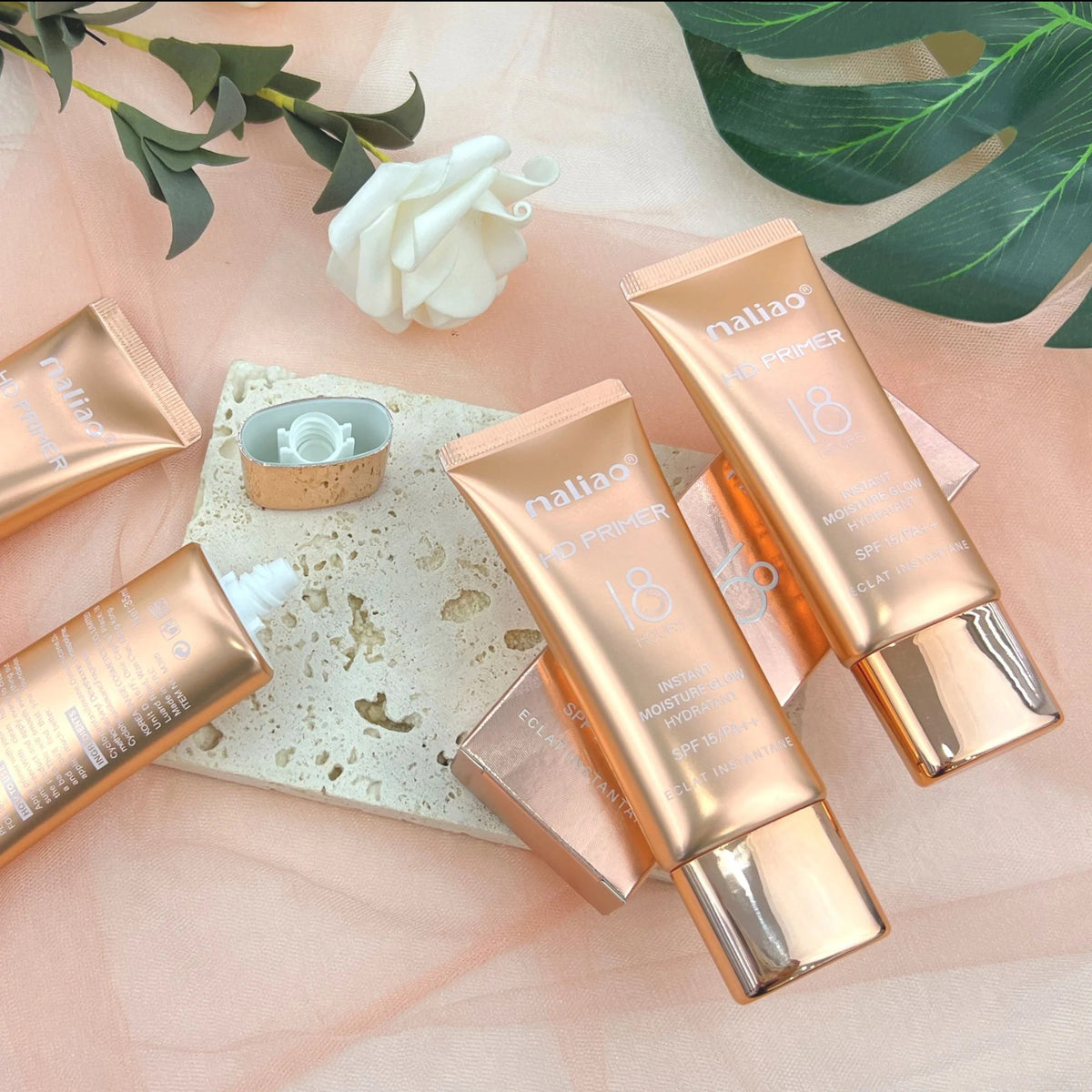 Maliao HD Primer Instant Moisture Glow SPF 15 copper tube — photo 6 | buy online in Pakistan at Cosmia.pk