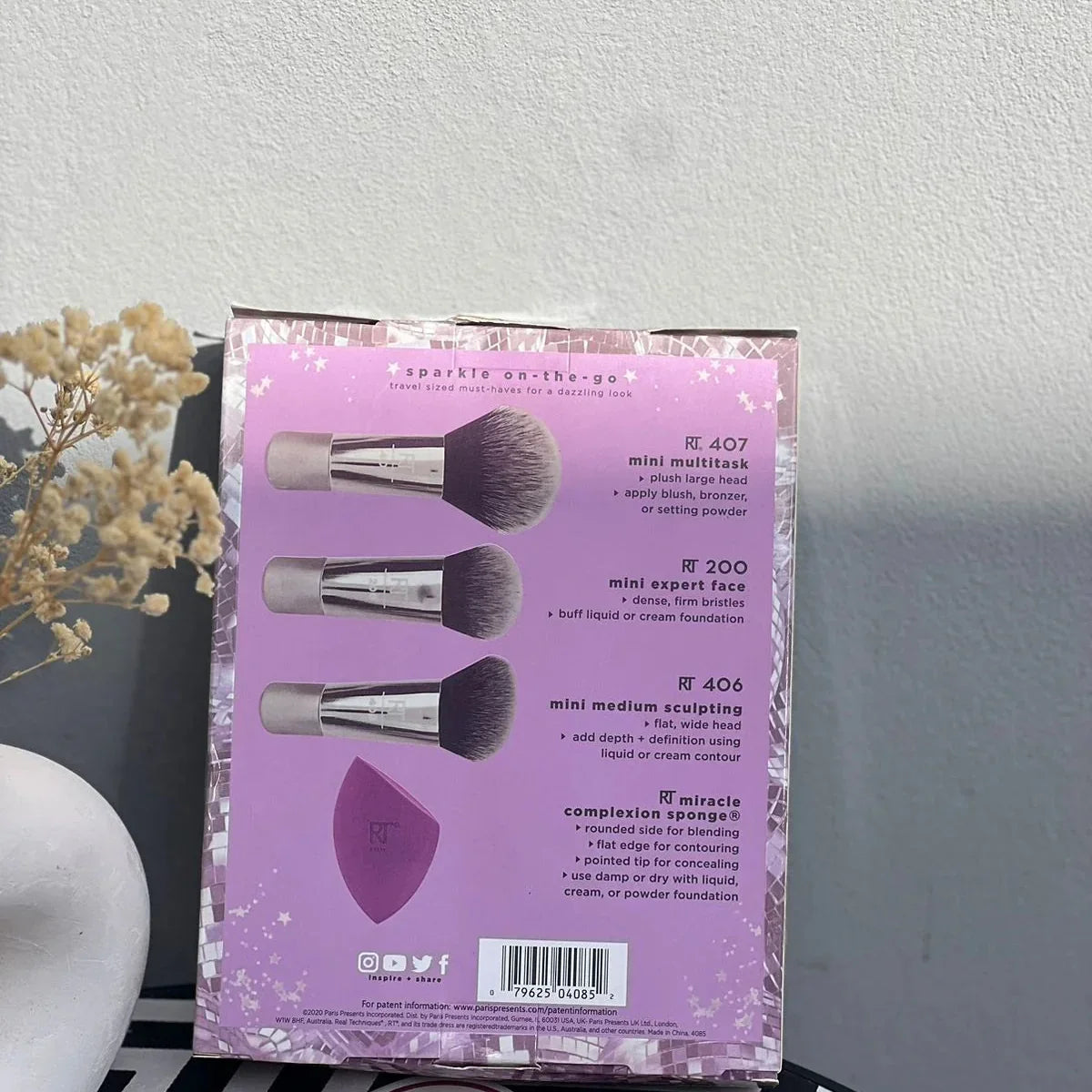 Real Techniques – Sparkles On The Go Limited Edition Brush Set - Buy Online in Pakistan at Cosmia.pk